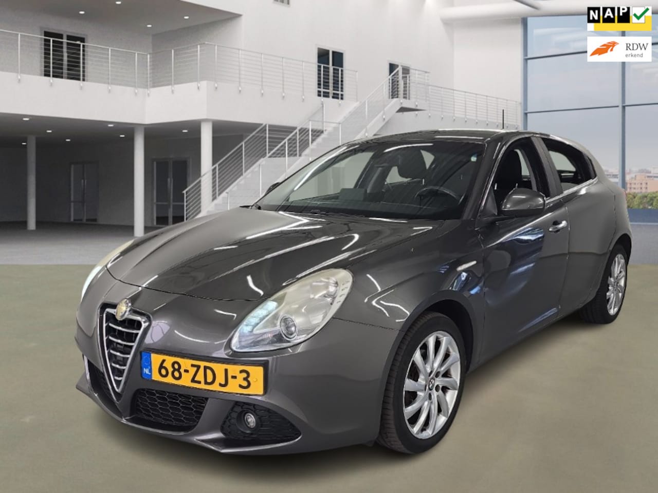 Alfa Romeo Giulietta - 1.6 JTDm Business Executive 1.6 JTDm Business Executive - AutoWereld.nl