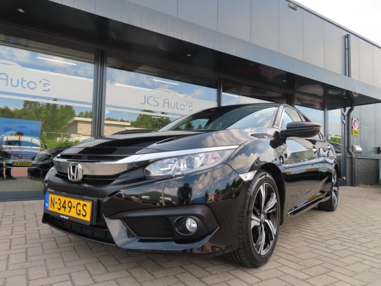 Honda Civic - 1.5 I-VTEC Elegance 182 Pk Ecc Acc Navi 2x Pdc 2018 - AutoWereld.nl