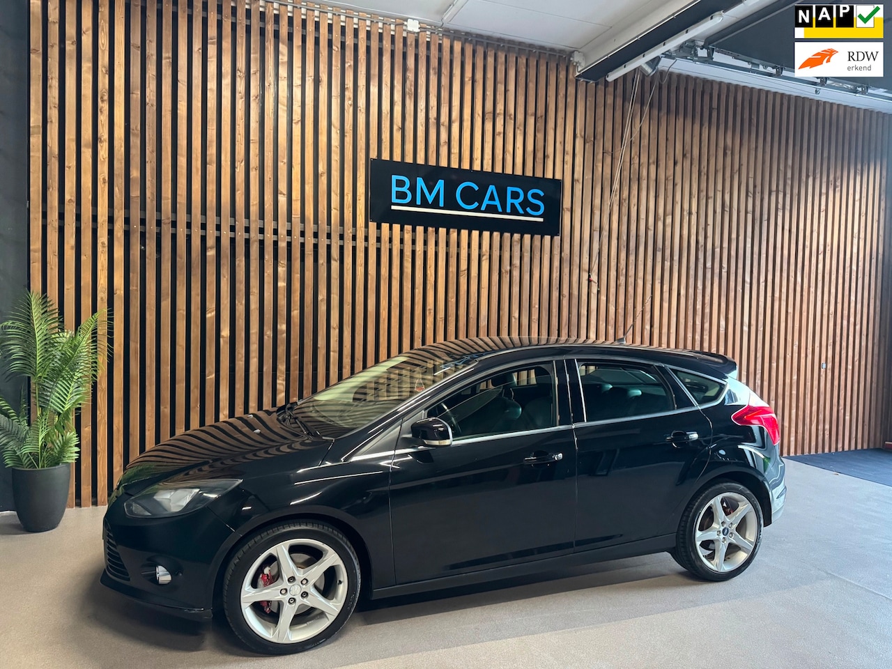 Ford Focus - 1.6 EcoBoost First Edition Trekhaak, Cruise, Carplay - AutoWereld.nl