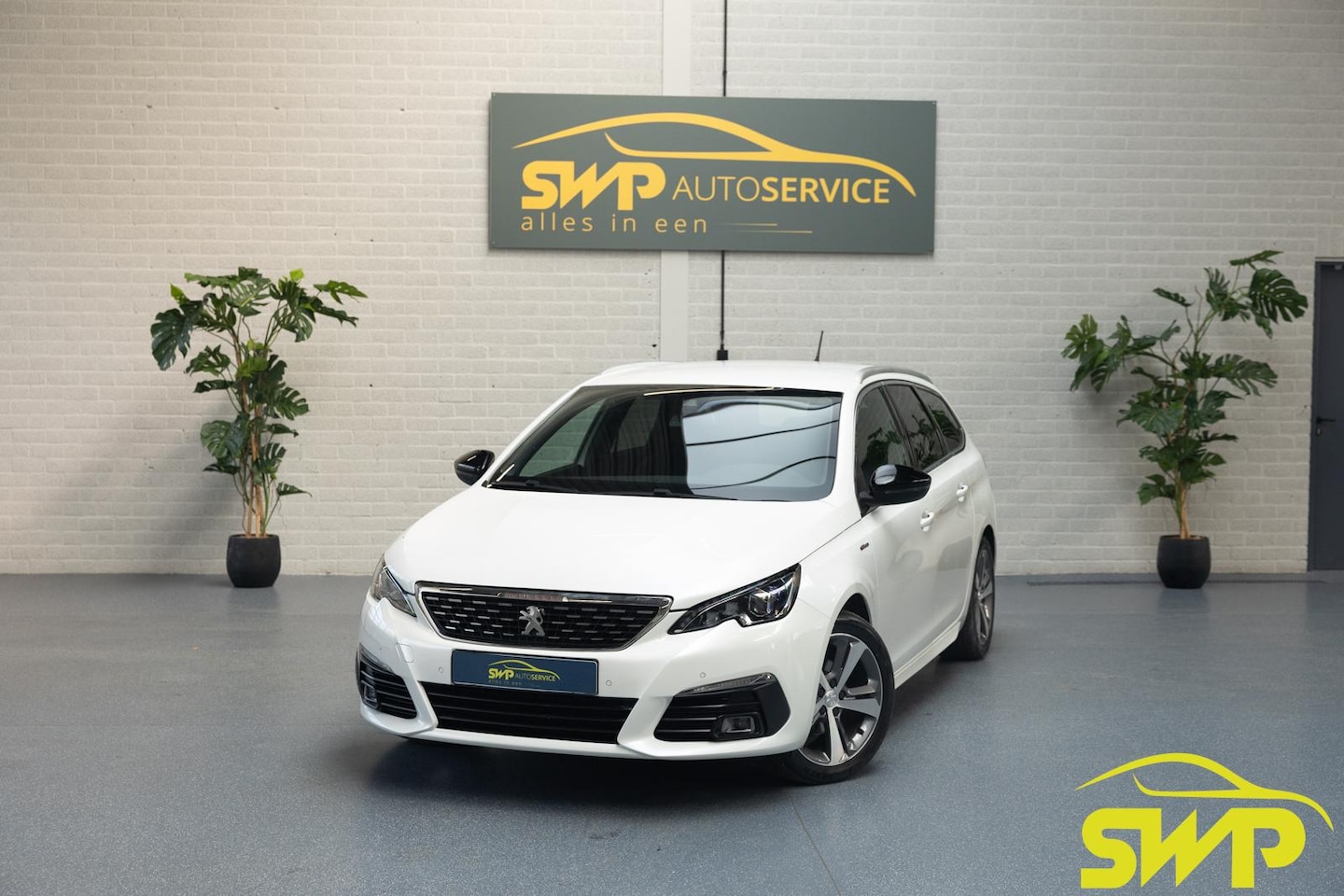 Peugeot 308 - 1.2 PureTech GT | Massage | Navi | Camera | Wit metallic - AutoWereld.nl