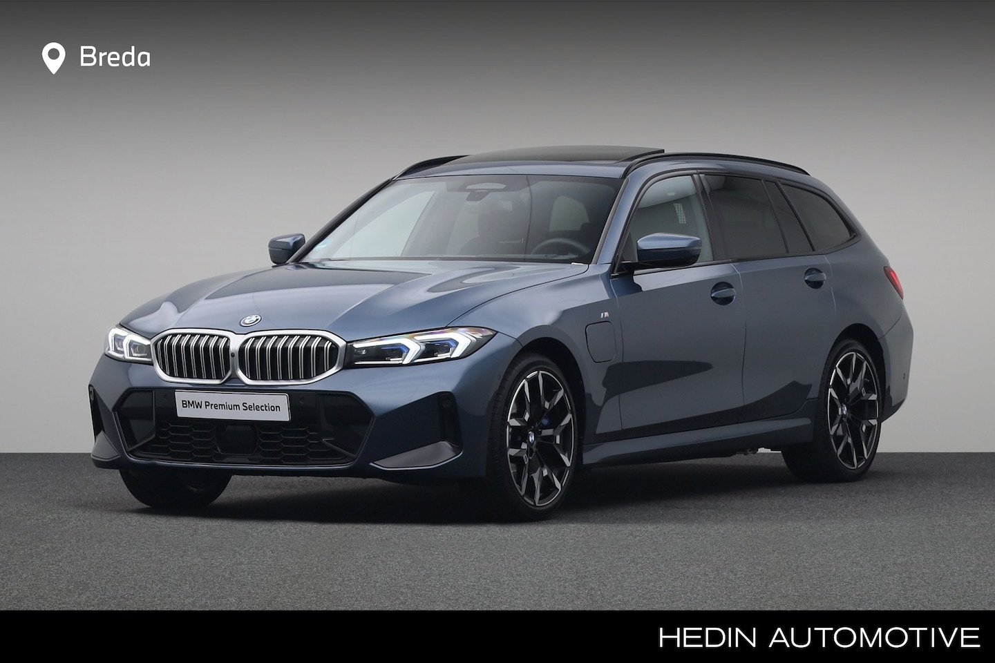 BMW 3-serie Touring - 330e | M-Sport | Trekhaak | Panoramadak | Driving Assistant Professional | Stoelverstellin - AutoWereld.nl
