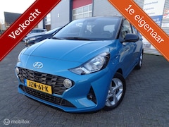 Hyundai i10 - 1.0 Comfort/Two-tone/Airco/Apple Carplay/Navigatie/Lm velgen/Camera/1 st eig/NIEUWSTAAT/21