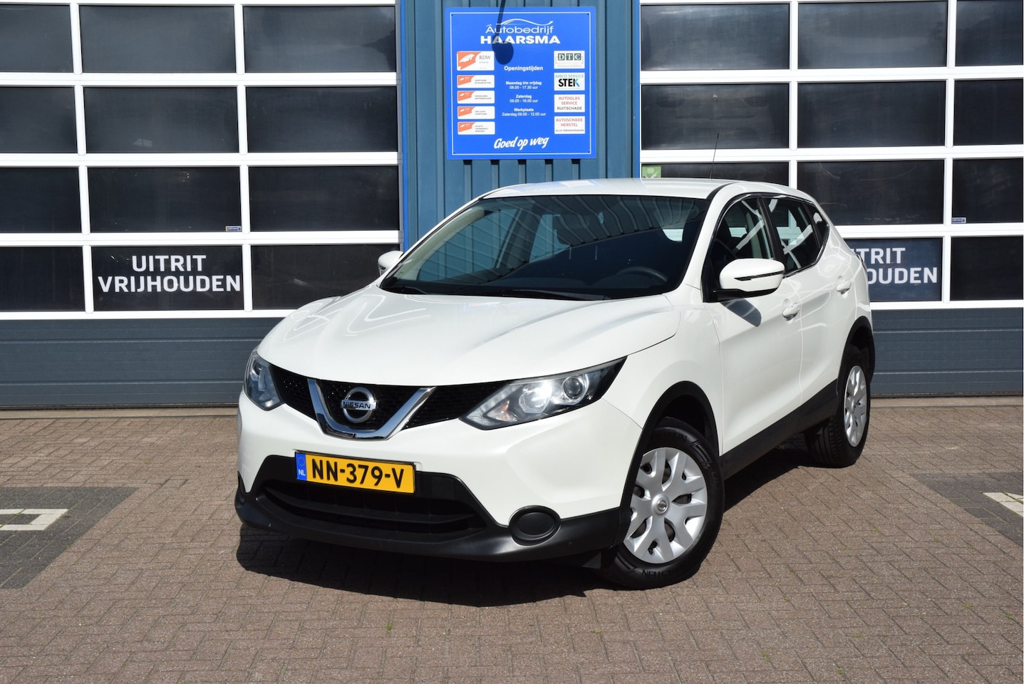 Nissan Qashqai - 1.2 Visia Navi Airco Cruis-control - AutoWereld.nl
