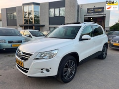Volkswagen Tiguan - 1.4 TSI Sport&Style 4Motion Pano Clima Trekhaak