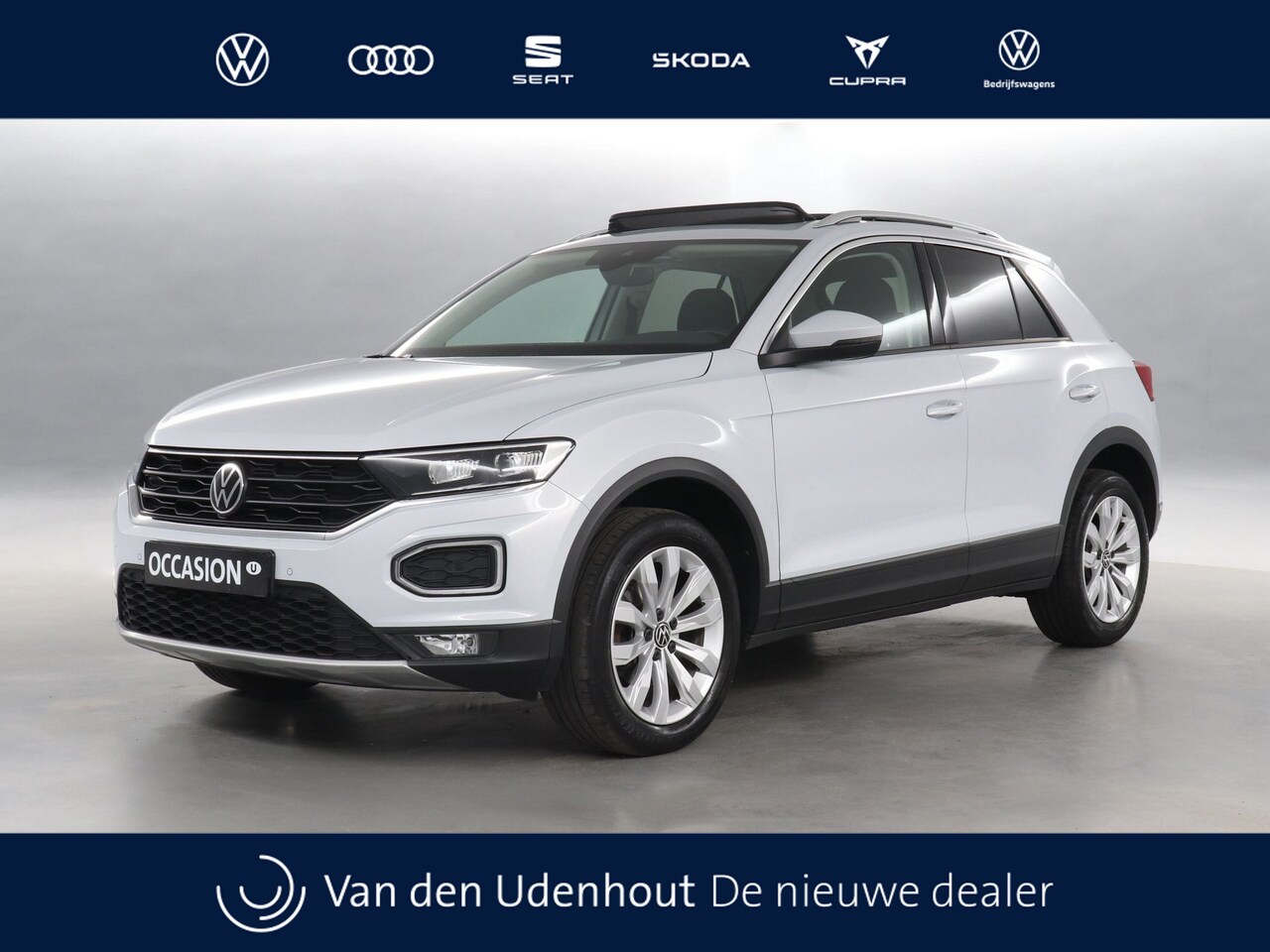 Volkswagen T-Roc - 1.5 TSI 150pk Style Business / Navigatie / Panoramadak / Camera - AutoWereld.nl