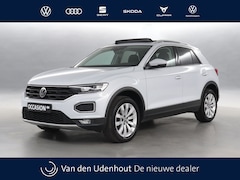 Volkswagen T-Roc - 1.5 TSI 150pk Style Business / Navigatie / Panoramadak / Camera