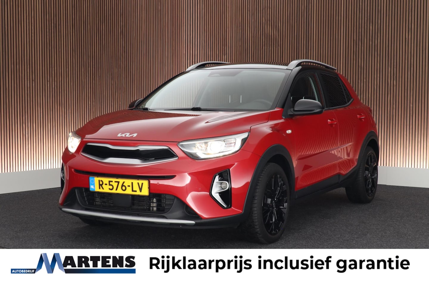 Kia Stonic - 1.0 T-GDi 101pk MHEV DynamicLine Stoelverwarming Camera Navigatie - AutoWereld.nl
