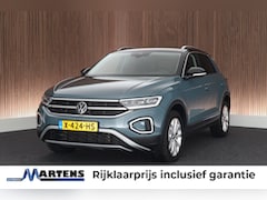 Volkswagen T-Roc - 1.5 TSI 150pk DSG Style Trekhaak Camera Stoelverwarming Virtual Cockpit Navigatie