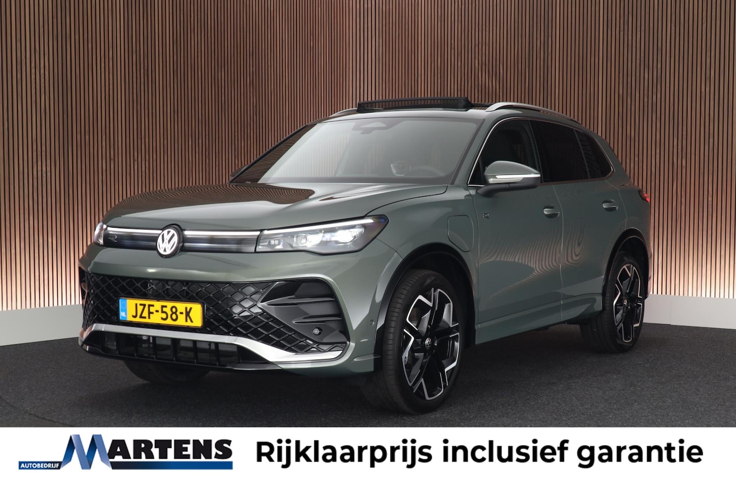 Volkswagen Tiguan - 1.5 272pk eHybrid R-Line Edition Trekhaak Camera Keyless Massage Virtual Cockpit Panoramad - AutoWereld.nl