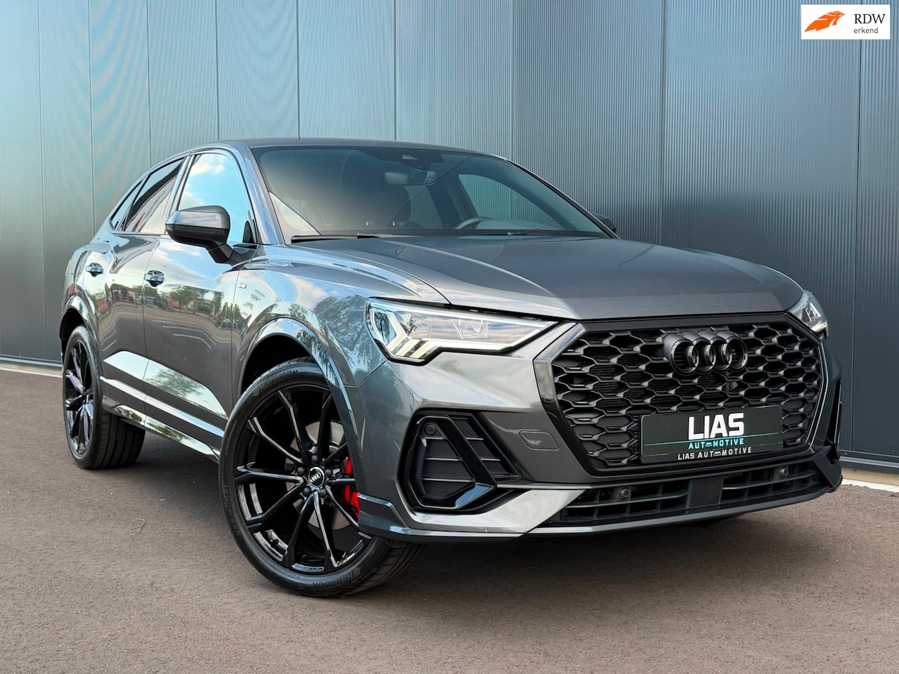 Audi Q3 Sportback - 45 TFSI e S Edition | S-LINE | 1ste eigenaar | Audi dealer onderhouden | LED lights | Hoog - AutoWereld.nl