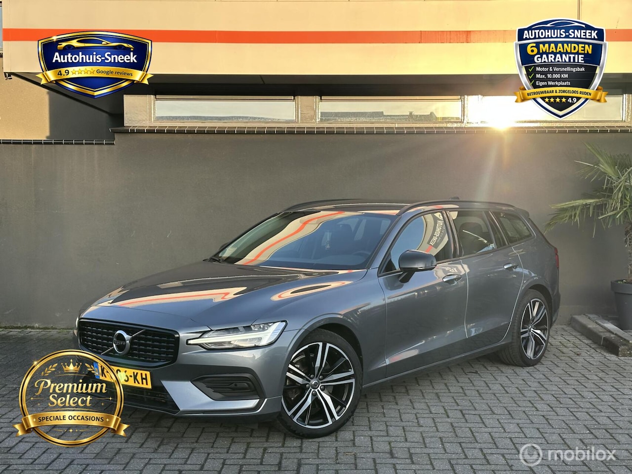 Volvo V60 - 2.0 B3 Momentum Automaat | 1e eig. | BTW | CarPlay - AutoWereld.nl
