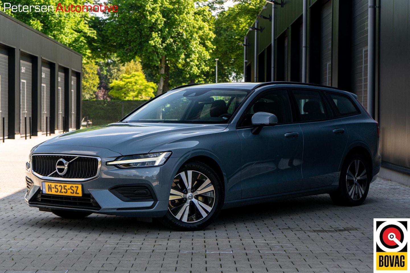 Volvo V60 - 2.0 B3 Momentum Advantage *Stuurverw* Stoelverw* Camera* - AutoWereld.nl