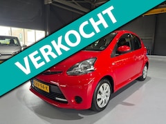 Toyota Aygo - 1.0 VVT-i Aspiration Dealer onderhouden|Navigatie|Bleutooth