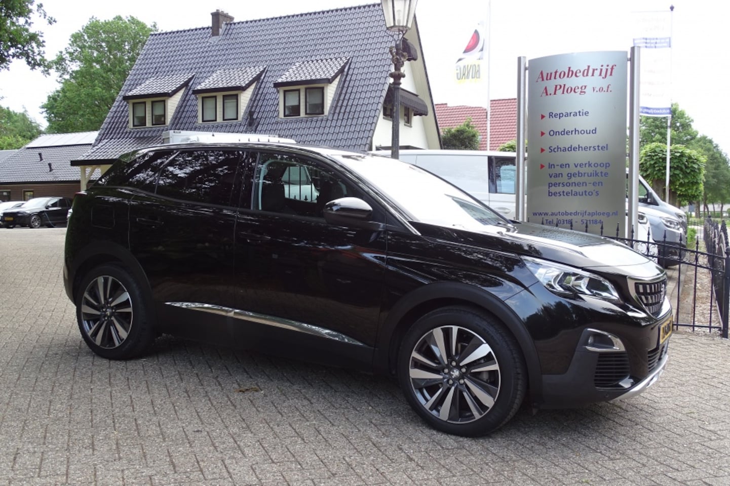 Peugeot 3008 - 1.2 PureTech Allure NAVI TREKHAAK - AutoWereld.nl