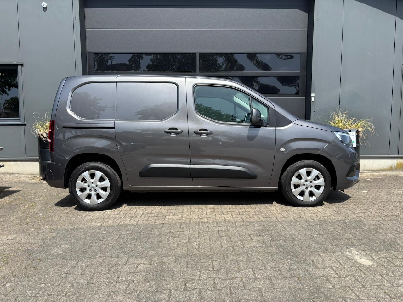 Opel Combo - 1.5D L1H1 Edition | Cruise Control | AppleCarPlay/AndroidAuto | PDC |