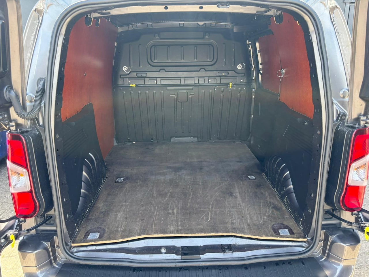 Opel Combo - 1.5D L1H1 Edition | Cruise Control | AppleCarPlay/AndroidAuto | PDC |
