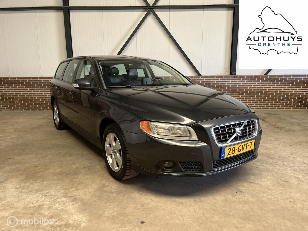 Volvo V70 - 2.0 Momentum TREKHAAK/NAVIGATIE - AutoWereld.nl