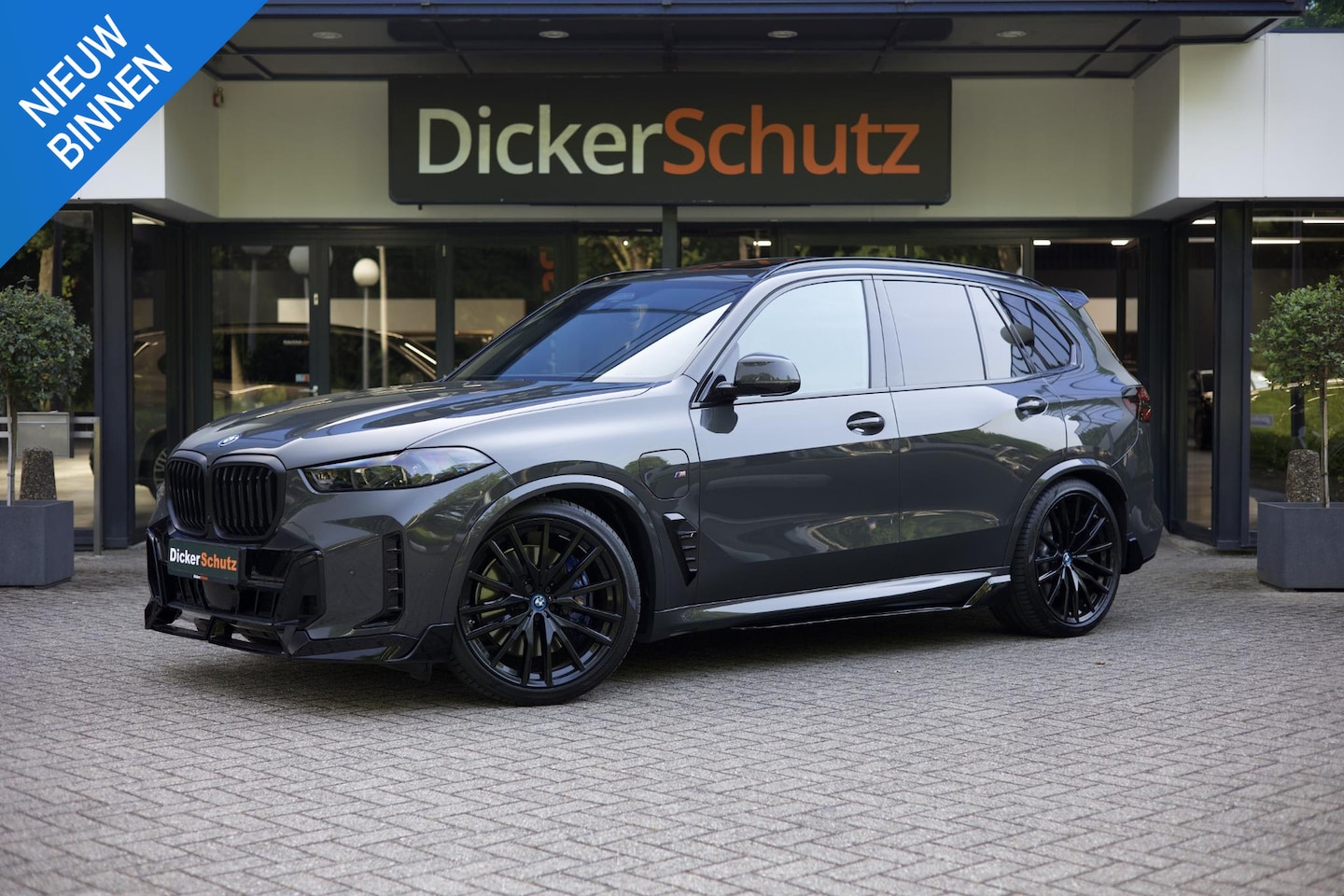 BMW X5 - xDrive50e M Sport Pro M Performance Bodykit | Pano | Massage | Individual - AutoWereld.nl
