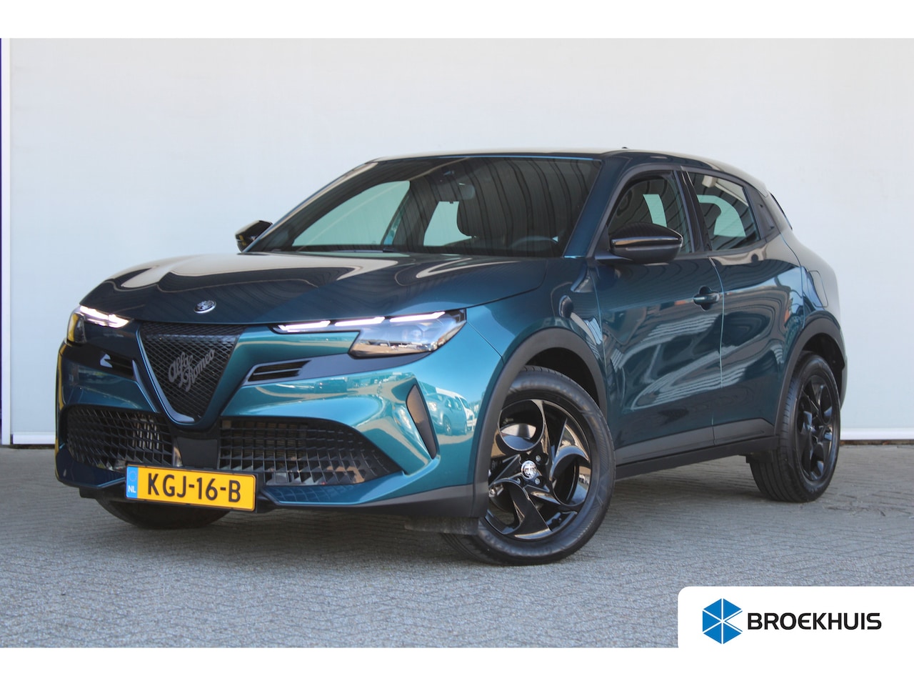 Alfa Romeo Junior - 1.2 Turbo Hybrid Ibrida | Adaptieve cruise control | Full-LED | Parkeersensoren achter | A - AutoWereld.nl