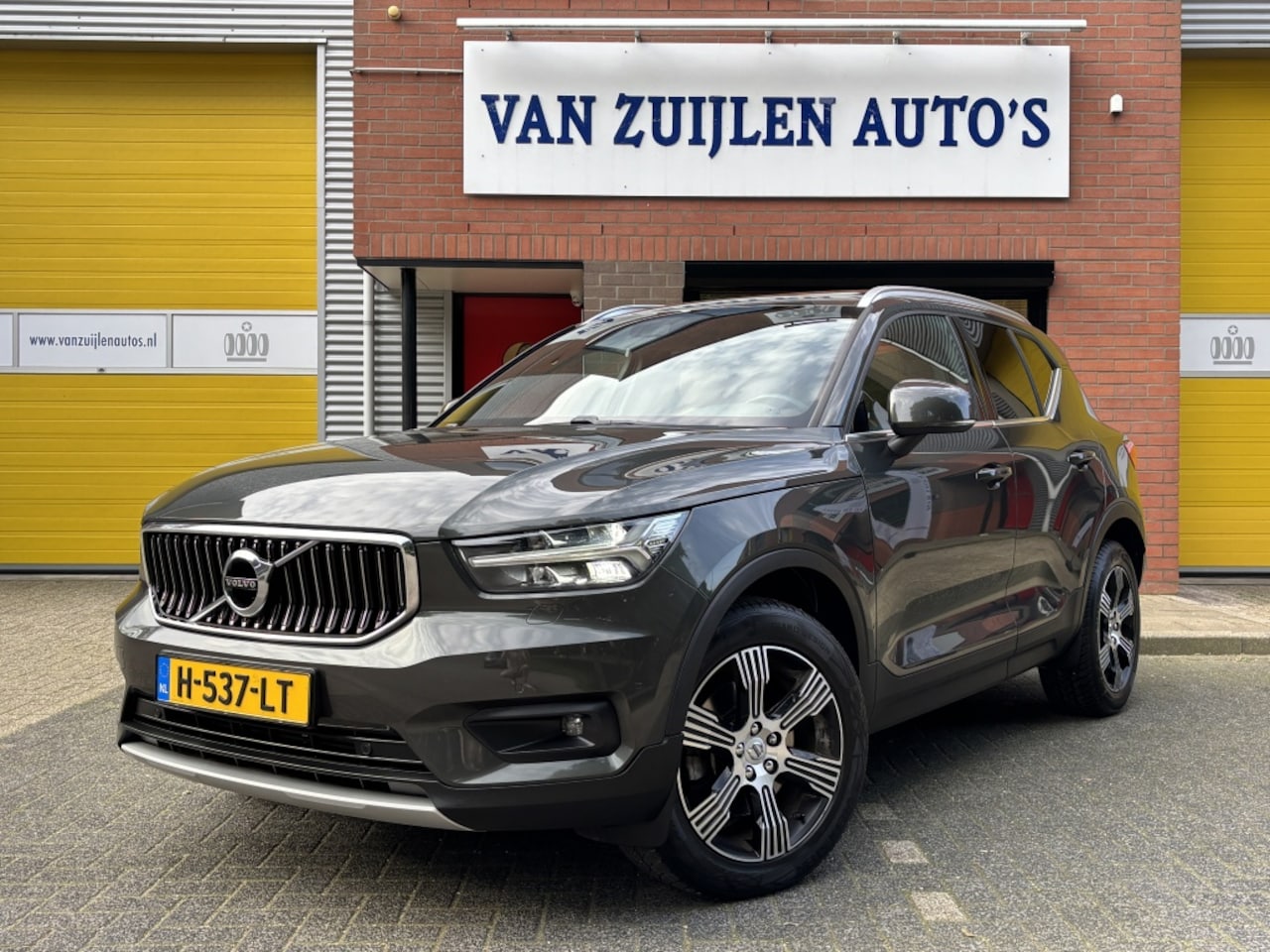 Volvo XC40 - 2.0 T4 190pk Aut Inscription Panorama Leder Memory Camera - AutoWereld.nl