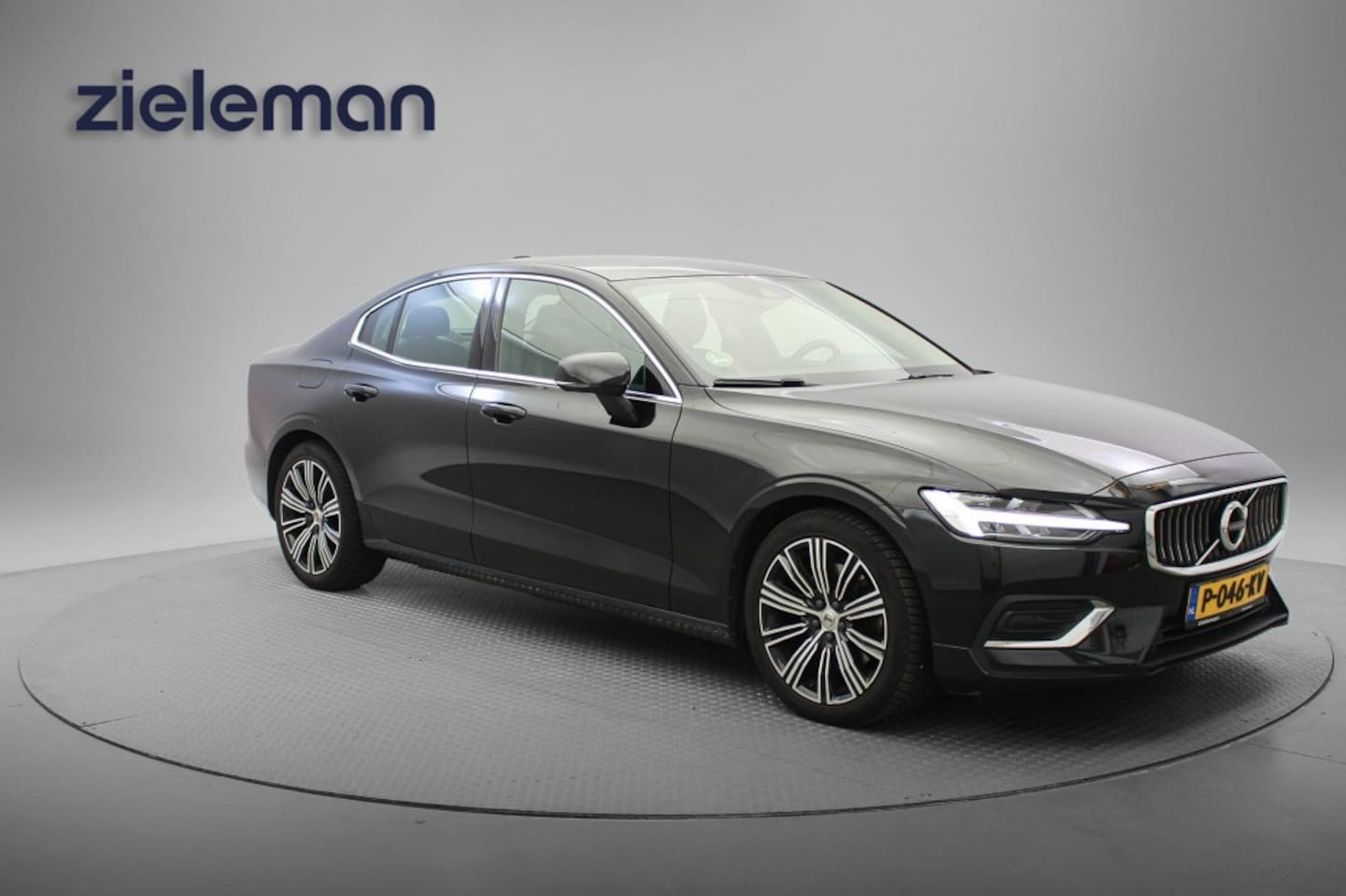 Volvo S60 - 2.0 B3 Inscription Automaat - Carplay, Camera, Leer, Memory, Stoelverw. Afn. Trekhaak - AutoWereld.nl