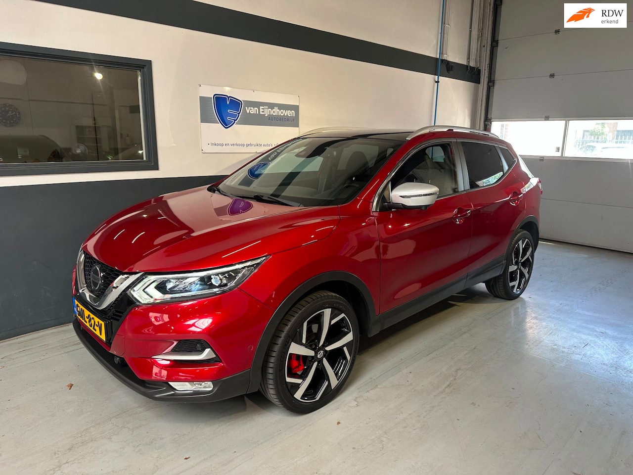 Nissan Qashqai - 1.3 DIG-T Tekna + Trekh|Leder|Pano - AutoWereld.nl