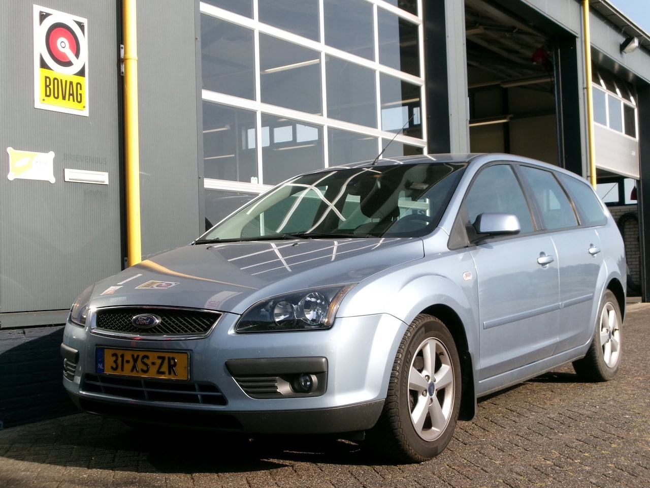 Ford Focus Wagon - 1.6-16V Futura Automaat - AutoWereld.nl