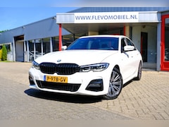 BMW 3-serie - 318i M Sport Aut. Navi|Leder-Alcantara|1e Eig|Pano|LMV|Sportstoelen