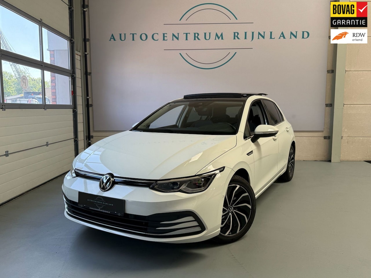 Volkswagen Golf - 2.0 TDI Style Automaat, Panoramadak, Trekhaak - AutoWereld.nl