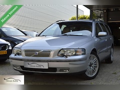 Volvo V70 - 2.4 Edition II|Clima|Leder|Cruise|Trekhaak|Nap