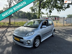 Daihatsu Sirion 2 - 1.3-16V Comfort LEUKE AUTO ZO WEG PRIJSJE