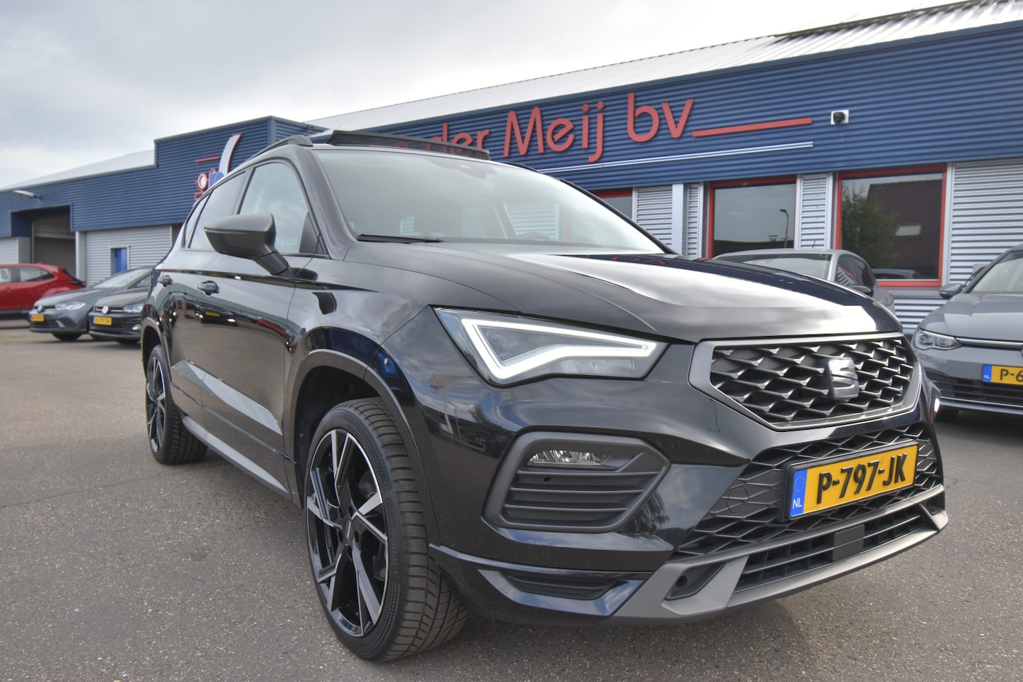 SEAT Ateca - 1.5 TSI FR Business Intense 1.5 TSI FR Business Intense , VIRTUAL COCKPIT , ST+STUUR VERW , PANODAK , A UITRIJ CAM , L - AutoWereld.nl