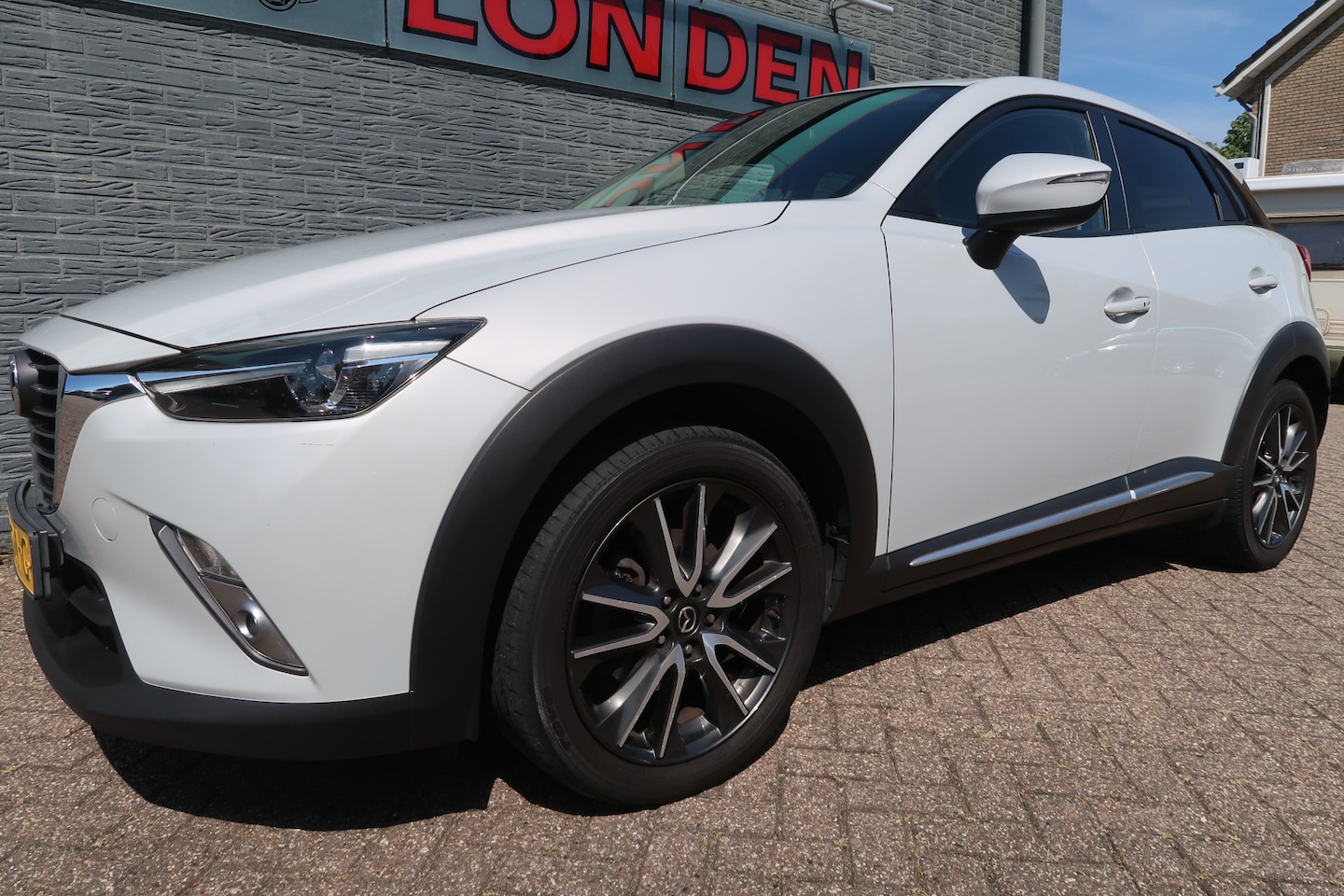 Mazda CX-3 - 2.0 SkyActiv-G 120 GT-M Line Bij ons bedrijf in onderhoud geweest - AutoWereld.nl