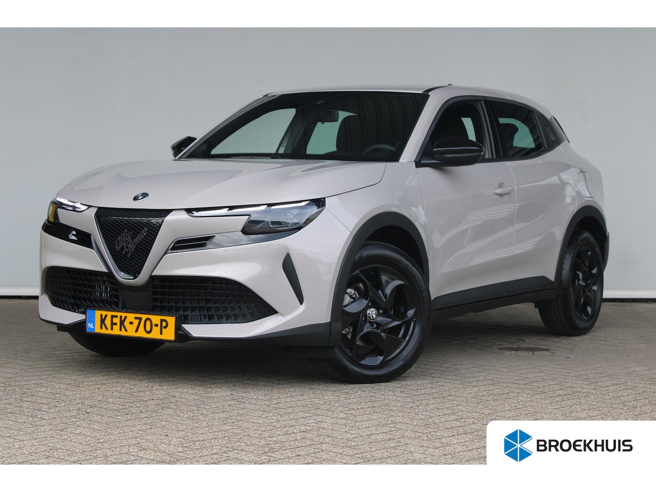 Alfa Romeo Junior - 1.2 Turbo Hybrid Ibrida | Adaptieve cruise control | Full-LED | Parkeersensoren achter | A - AutoWereld.nl