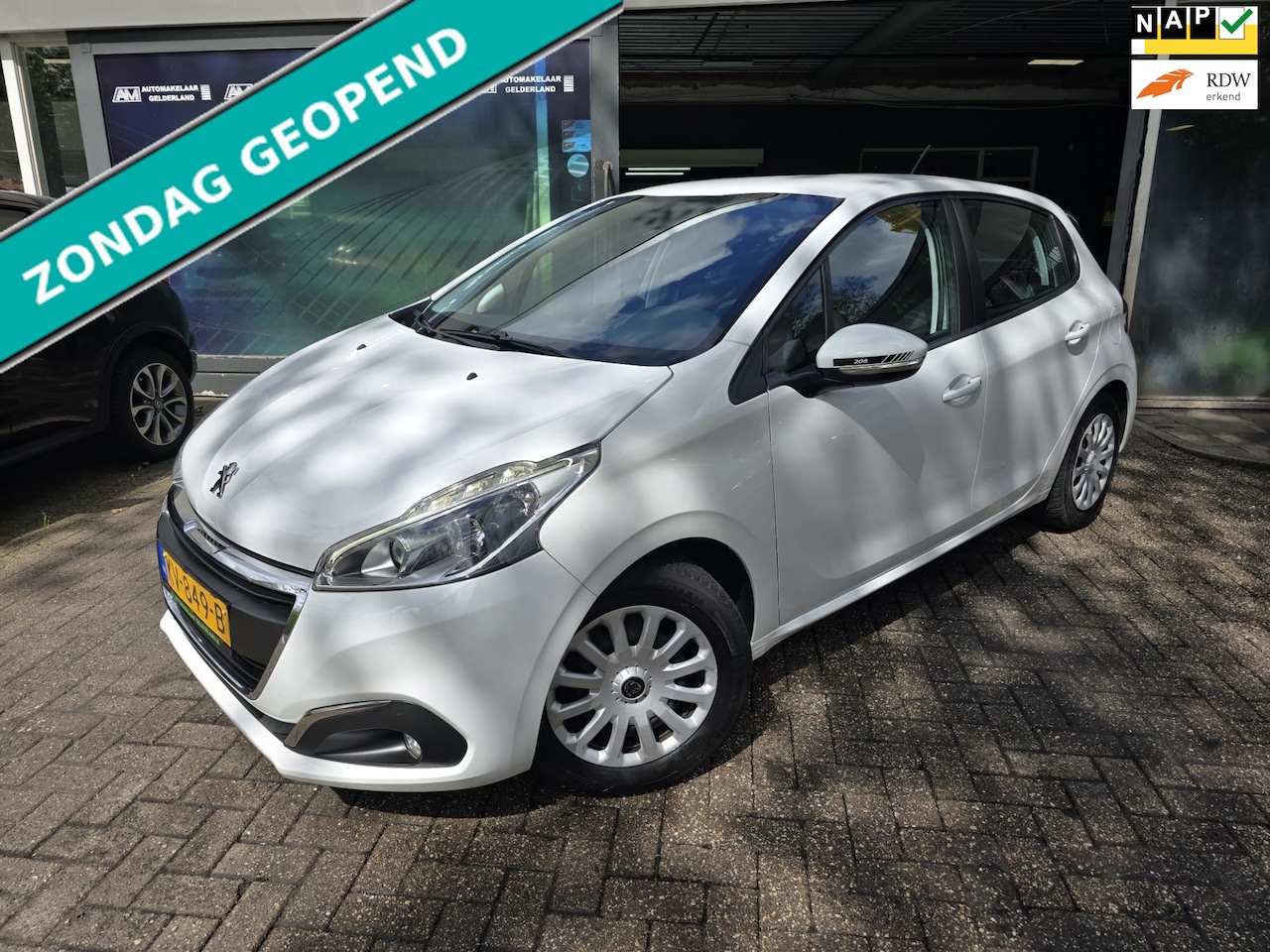 Peugeot 208 - 1.2 PureTech Blue Lion | NIEUWE APK | 12MND GARANTIE | NAVI | AIRCO | CRUISE | - AutoWereld.nl