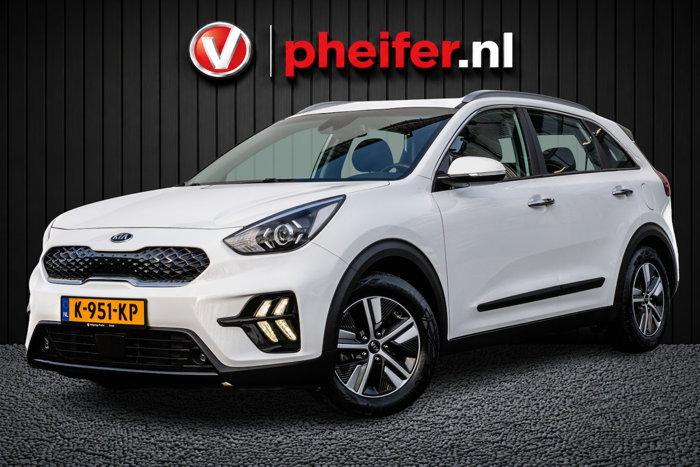 Kia Niro - 1.6 GDi Hybrid DynamicLine Trekhaak/ Navigatie/ Carplay/ Camera/ Adapt. cruise/ DAB+ - AutoWereld.nl
