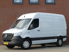 Mercedes-Benz eSprinter - 320 L2H2 81kWh Trekhaak/Camera/Navigatie/Standkachel