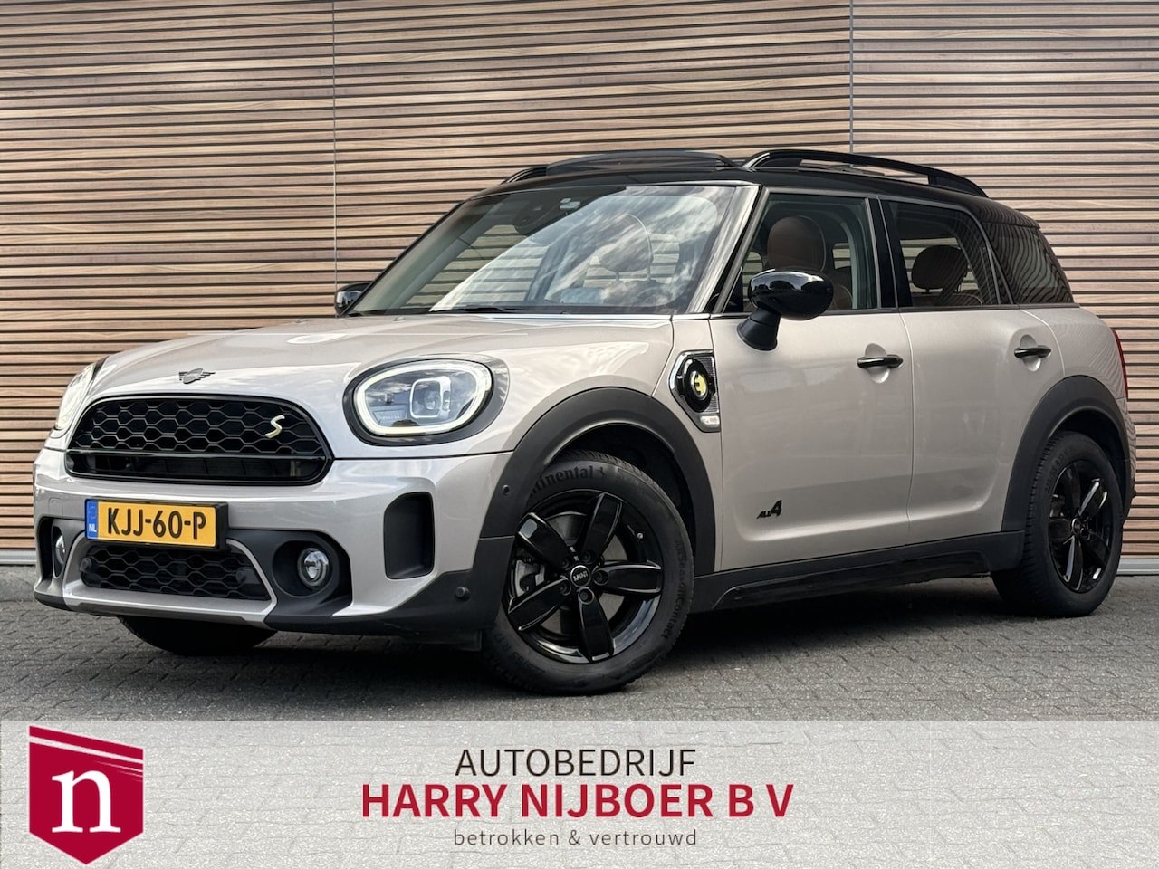 MINI Countryman - Mini 1.5 Cooper S E ALL4 Chili Lederen bekleding / Camera / Panoramadak - AutoWereld.nl