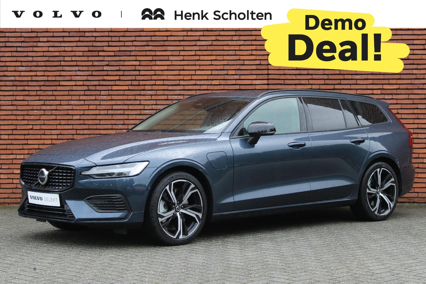 Volvo V60 - T6 Plug-in hybrid AWD Essential | Demo Deal | Verwarmbare voorstoelen | Verwarmbaar stuurw - AutoWereld.nl