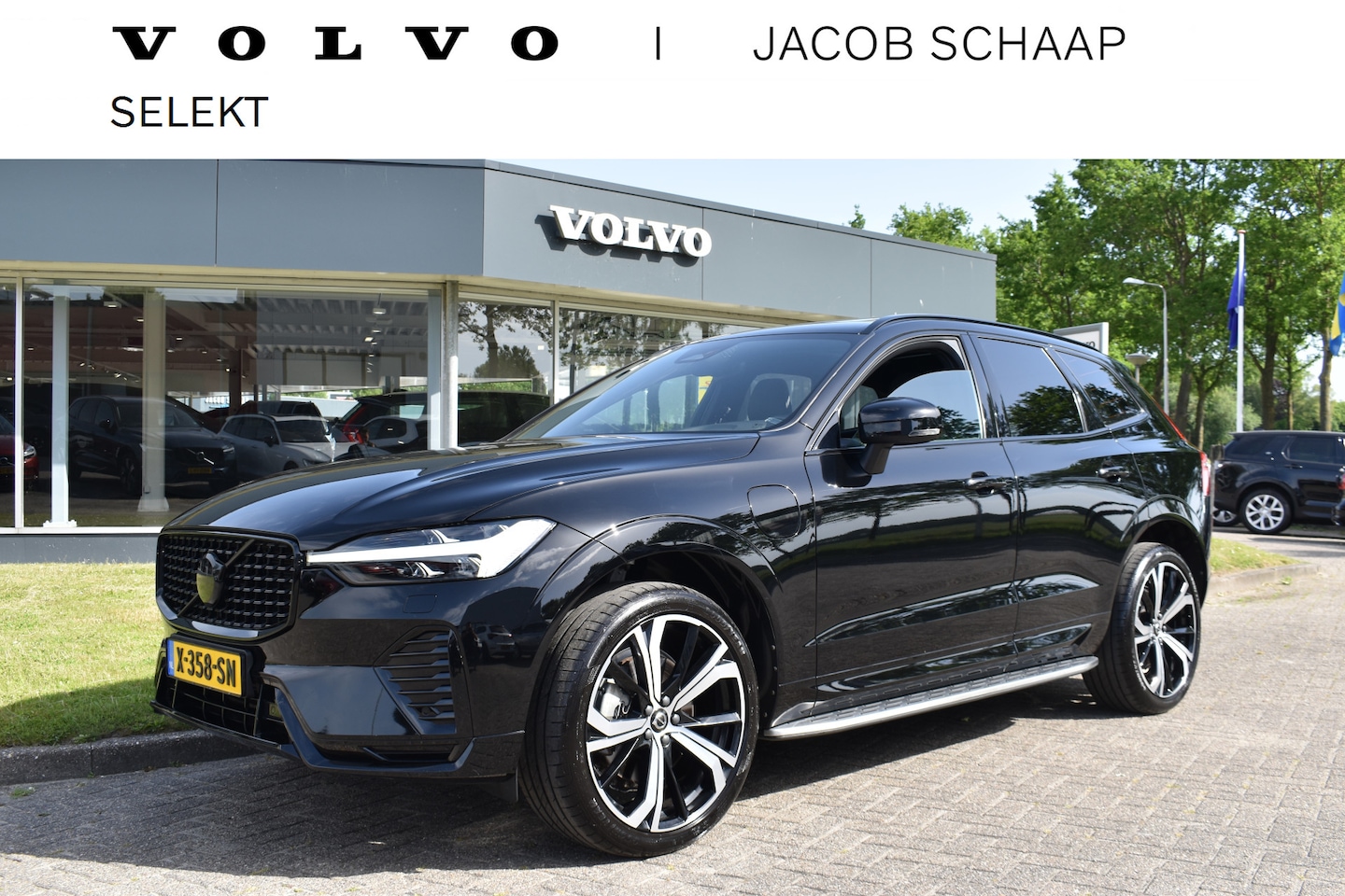 Volvo XC60 - T6 AWD Plug-in Hybrid Plus Dark | Trekhaak | Treeplanken | 21'' | ACC | BLIS | - AutoWereld.nl
