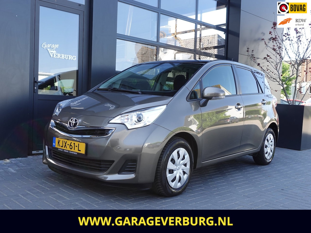 Toyota Verso S - 1.3 VVT-i Dynamic Automaat (Panoramadak,Achteruitrijcamera,Cruise Control,Airco) - AutoWereld.nl