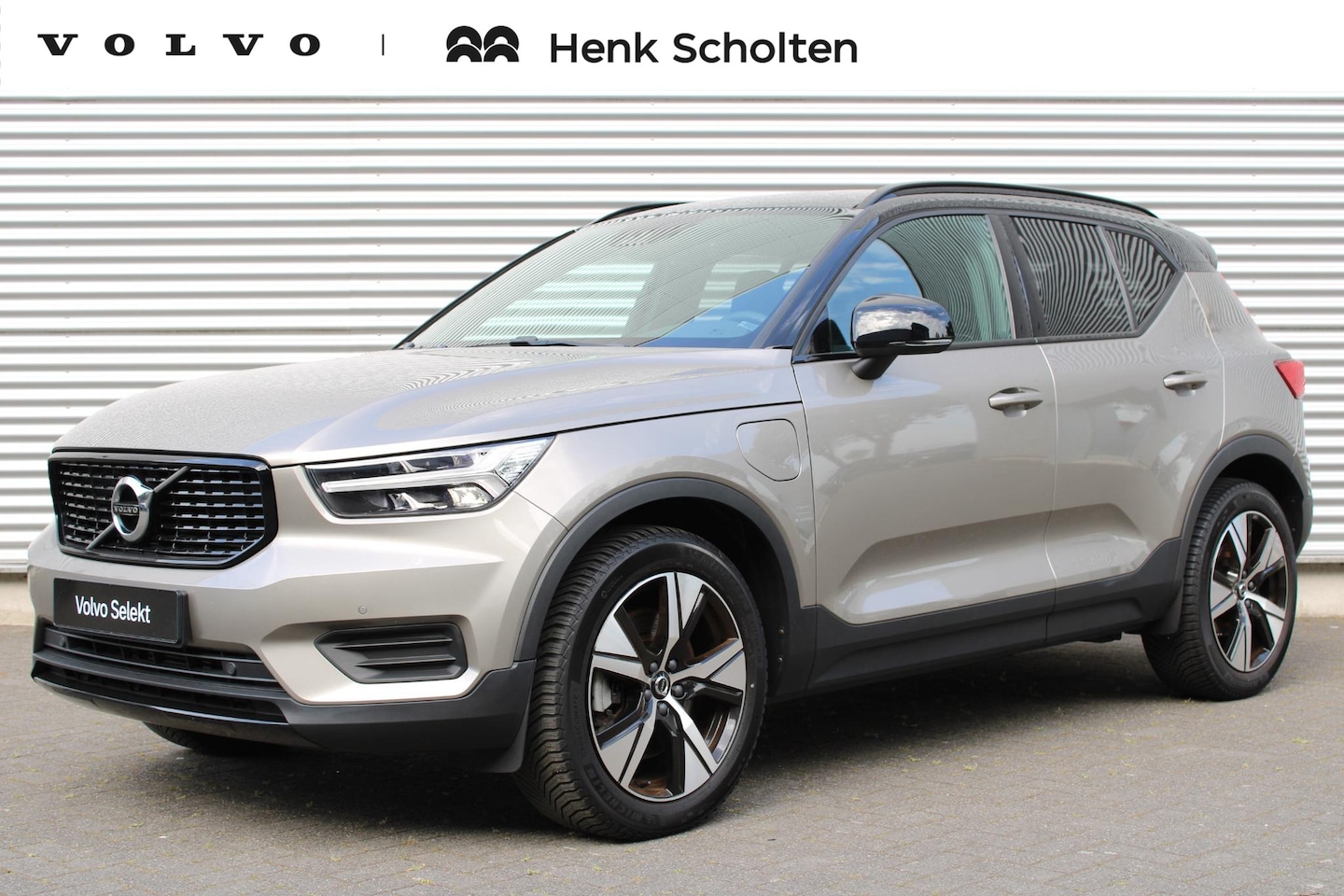 Volvo XC40 - T4 Recharge R-Design | Verwarmbare voorstoelen en stuurwiel | Adaptieve cruise control | A - AutoWereld.nl