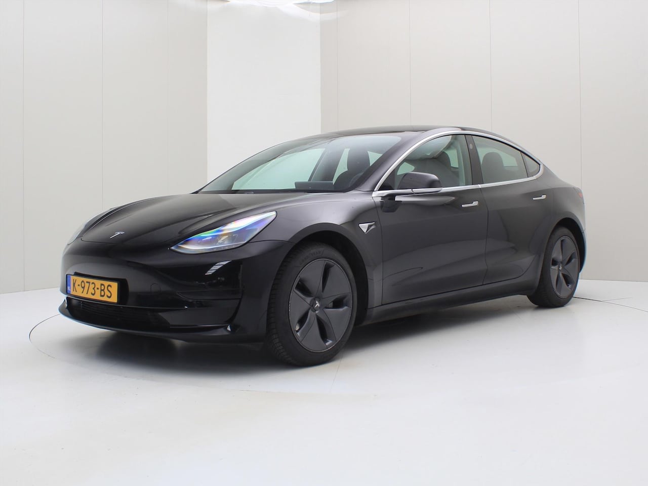 Tesla Model 3 - Standard RWD Plus [ LFP-ACCU+AUTOPILOT+60 kWh+PREMIUM AUDIO ] - AutoWereld.nl