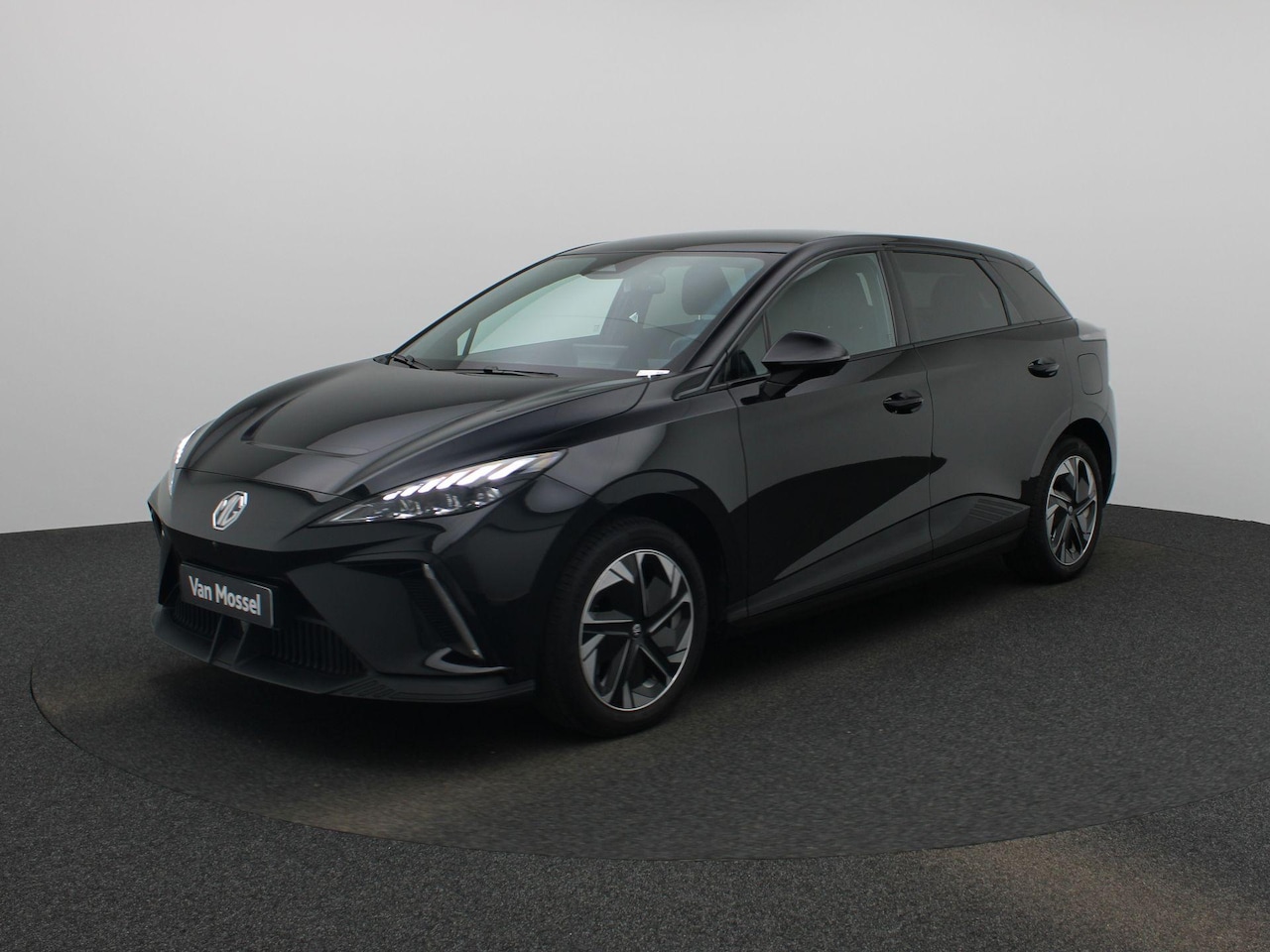MG MG4 - 64 kWh Luxury | SOH 96,5% | Camera | Carplay | Navigatie - AutoWereld.nl
