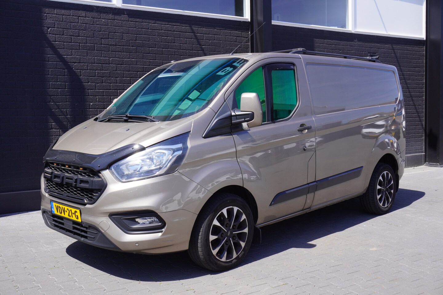 Ford Transit Custom - 2.0 TDCI EURO 6 - Airco - Cruise - Camera - € 13.950,- MARGE - AutoWereld.nl