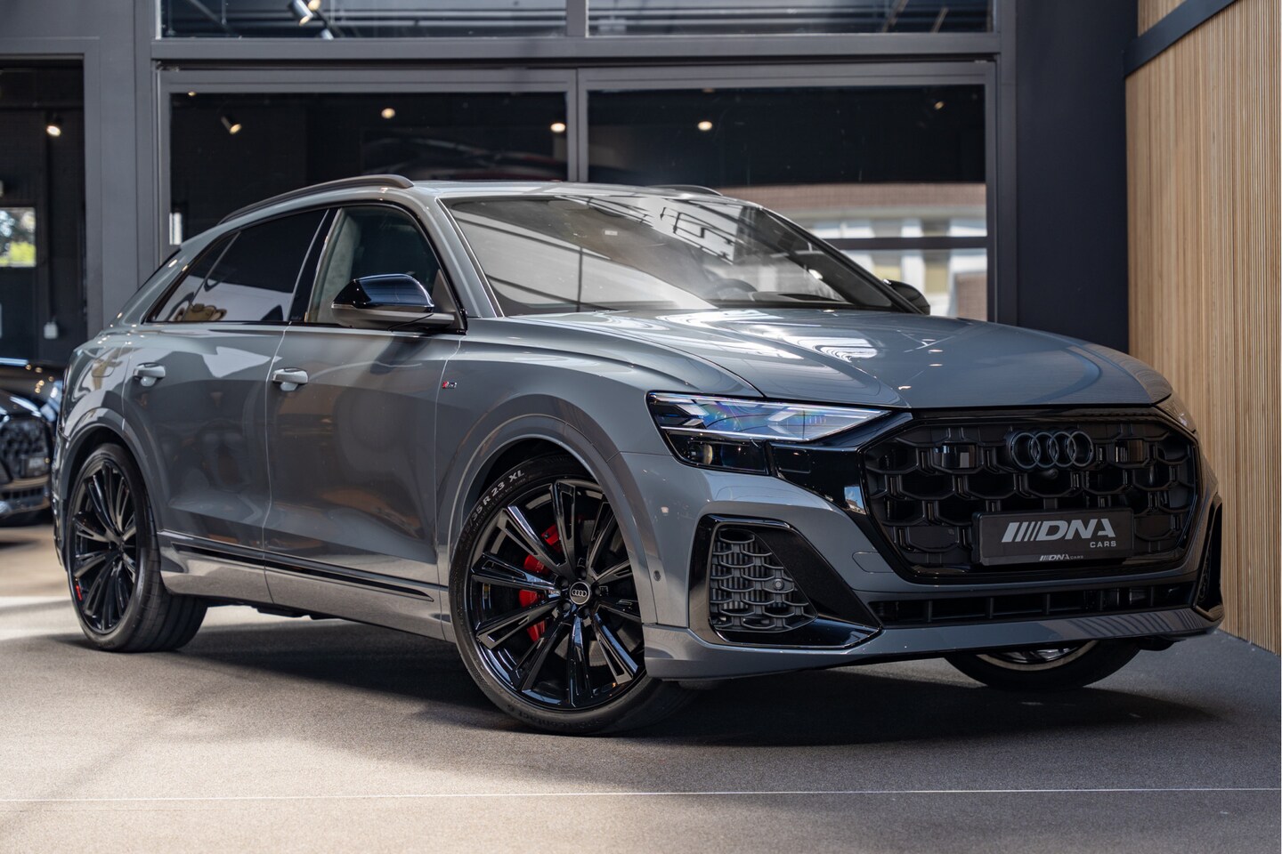 Audi Q8 - 60 TFSI e B&O 3D Grigio Telesto Audi Exclusive Carbon 60 TFSI e Pro Line S Competition Lam - AutoWereld.nl