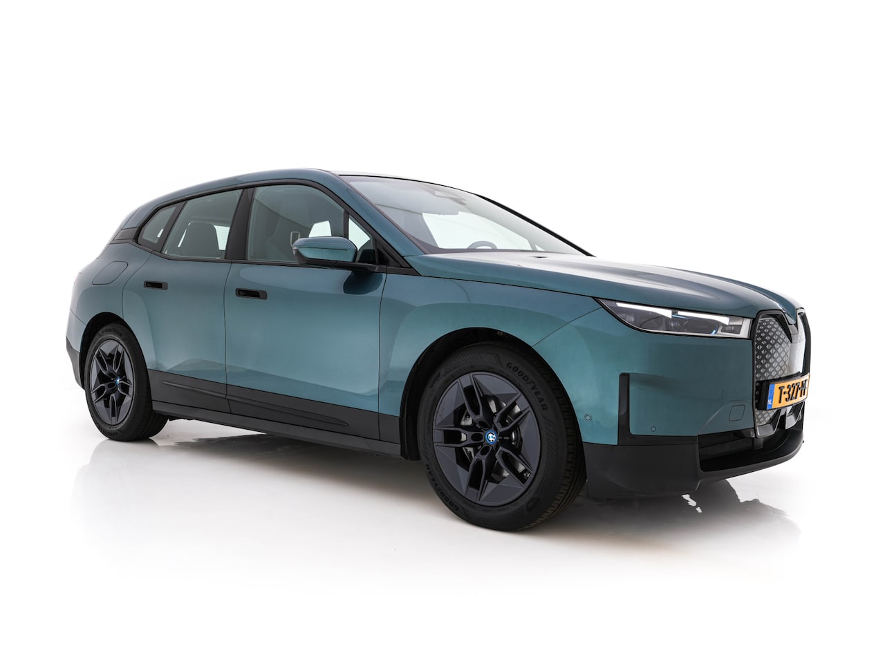 BMW iX - xDrive40 Business Edition Plus 77 kWh [ 3-Fase ] {SOH-100%} (INCL-BTW) *PANO | HEAD-UP | T - AutoWereld.nl
