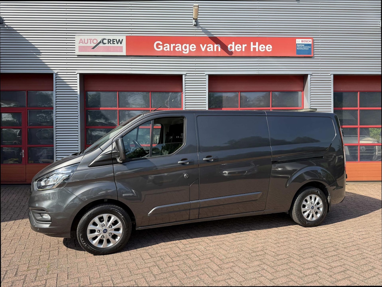 Ford Transit Custom - GB 2.0 TDCi 170PK 300 L2H1 - AutoWereld.nl