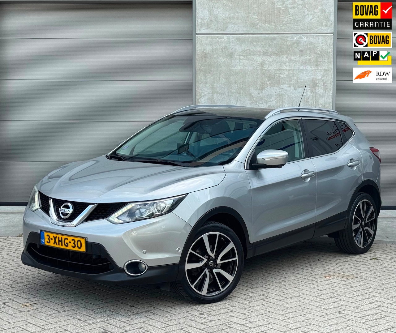 Nissan Qashqai - 1.2 Tekna 116pk 2014 Grijs PANO|CAMERA|NAP - AutoWereld.nl