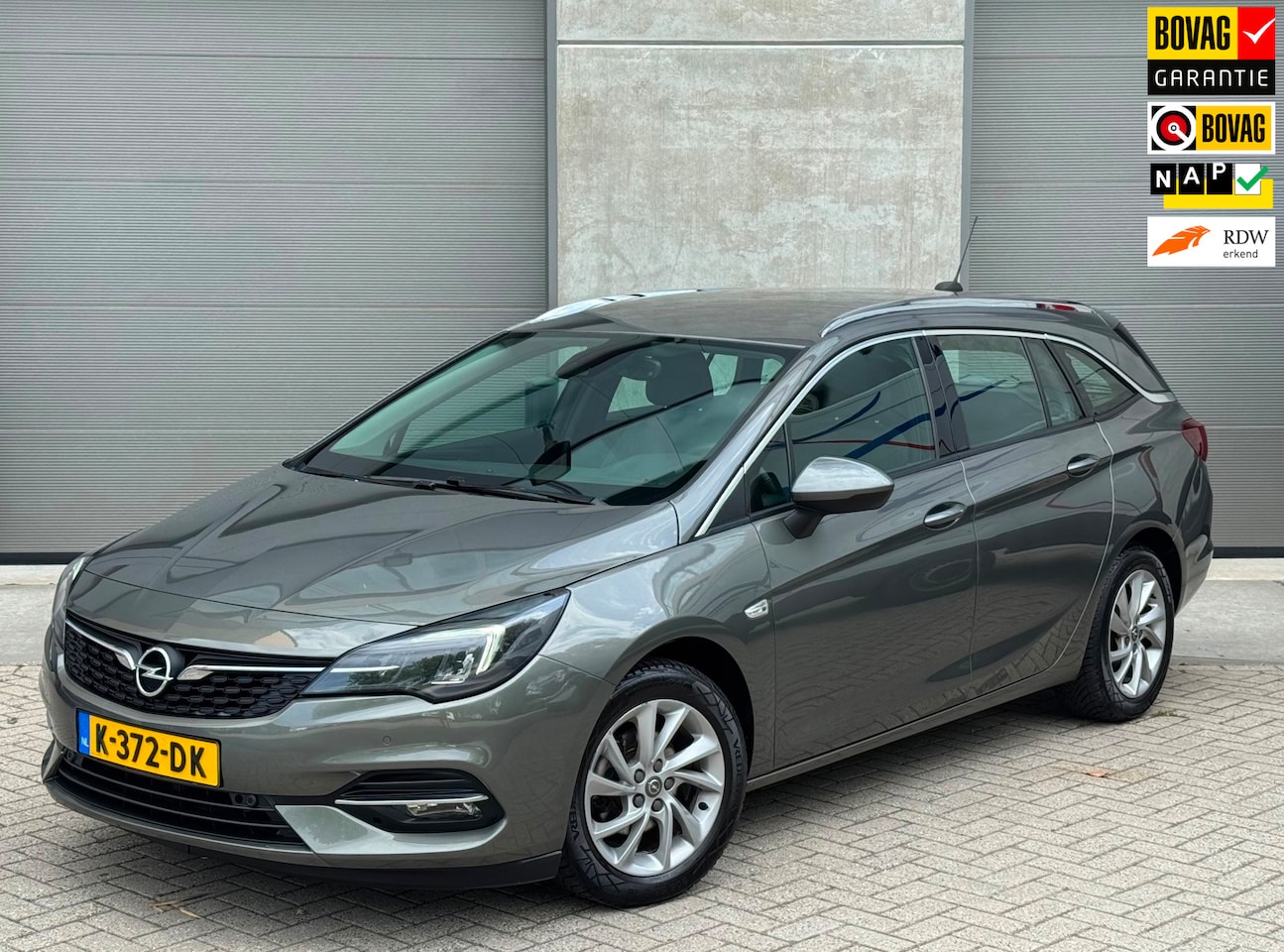Opel Astra Sports Tourer - 1.2 110pk 2020 Grijs CAMERA|1E EIG|CARPLAY - AutoWereld.nl